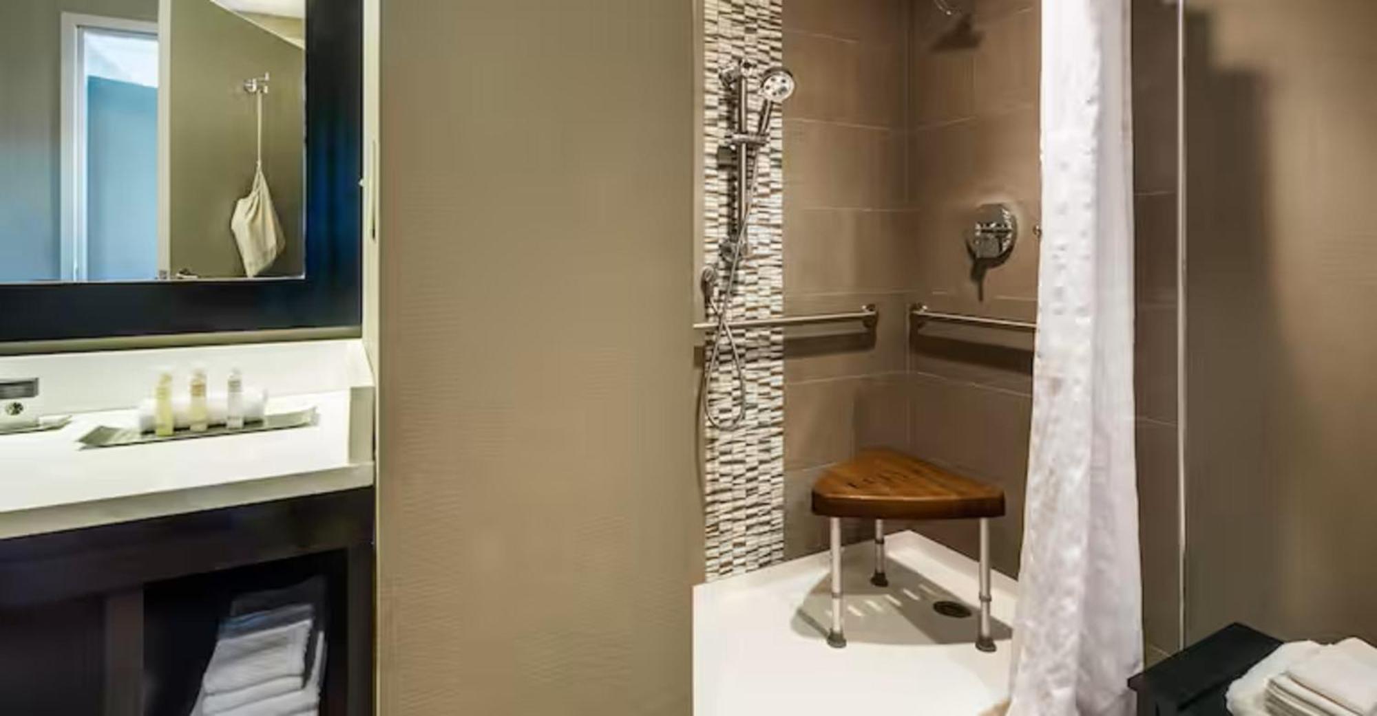 Doubletree By Hilton Hotel Largo Washington Dc Εξωτερικό φωτογραφία